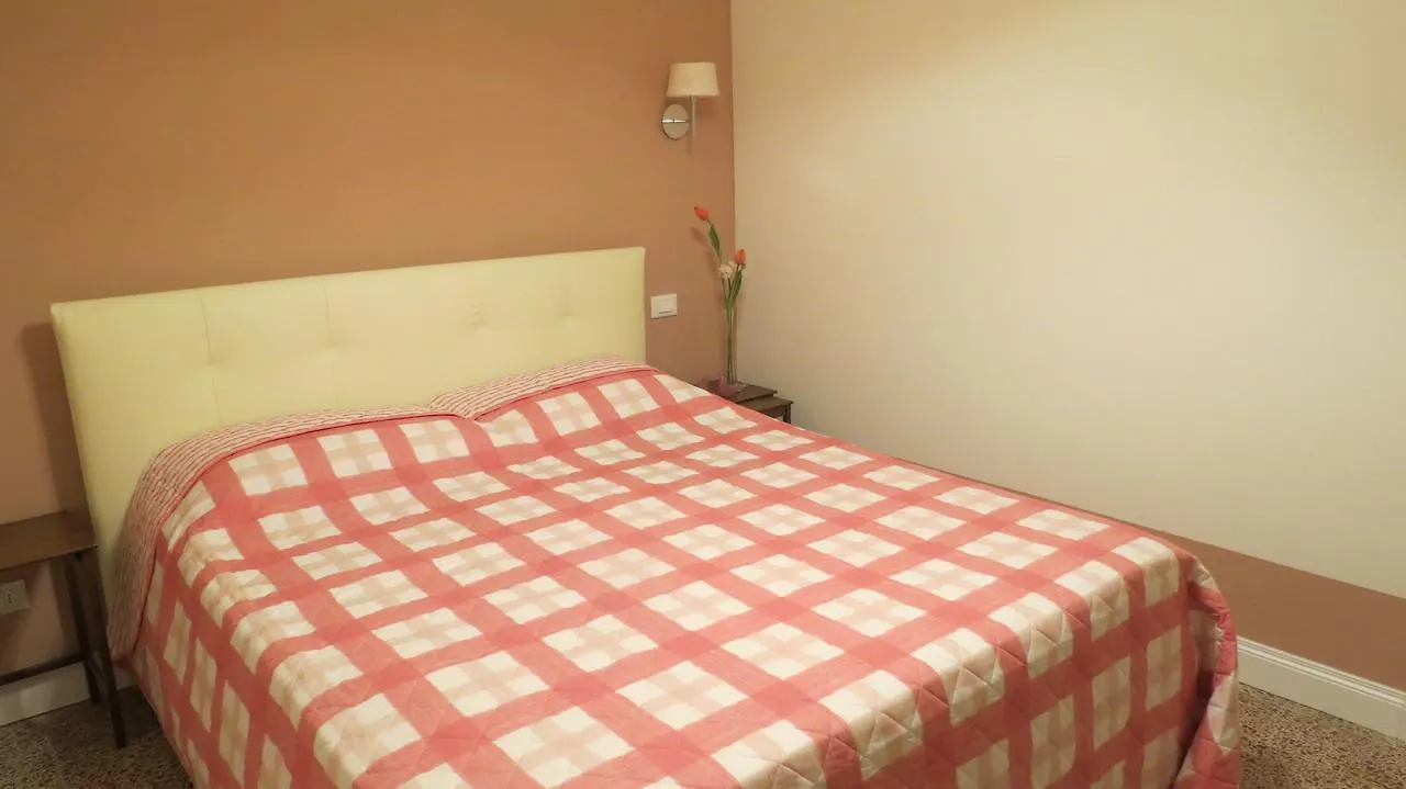 Bed and Breakfast L'Ulivo Chiantigiana 115 à Florence Couette-café